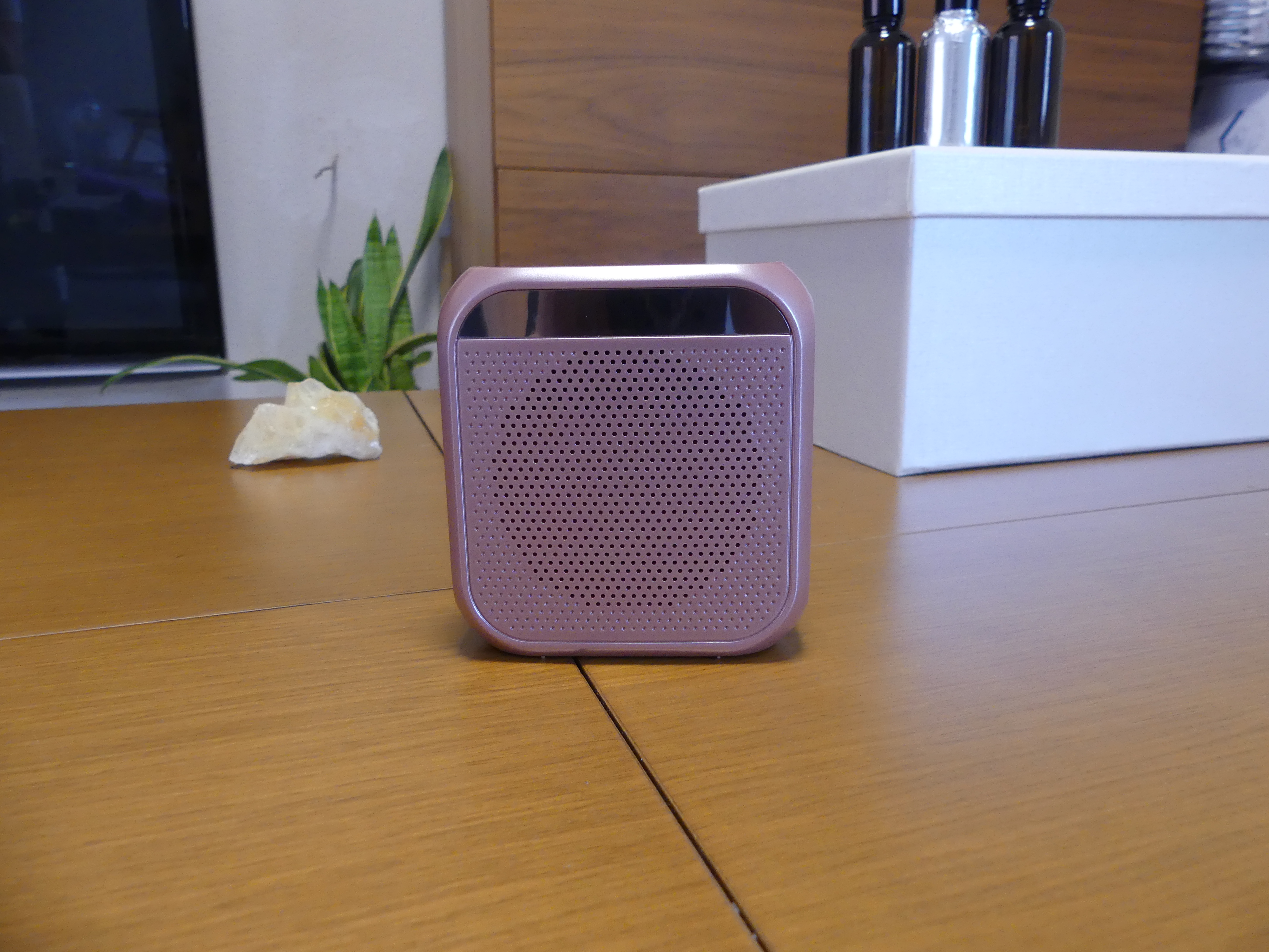 Máquina de biorresonancia en acabado rosa