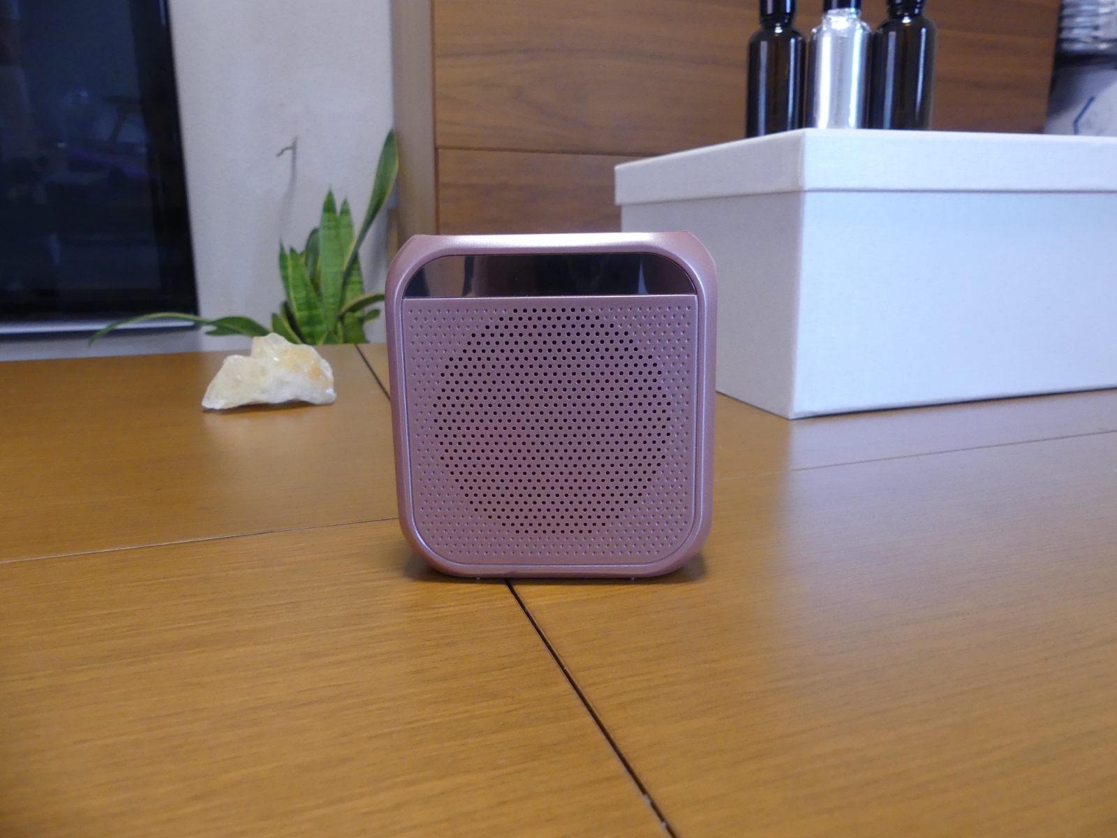 Máquina de biorresonancia en acabado rosa